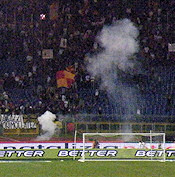 Petardi in curva sud