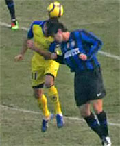 Scontro Chivu Pellisier