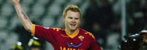 riise festeggia il gol vittoria a torino