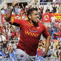 Borriello: primo gol in giallorosso