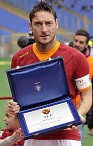 700 gare da professionista per Francesco Totti