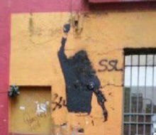 murales di Totti nel Rione Monti deturpato