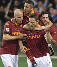 Roma-Lazio: con 9 gol nei derby Totti raggiunge Delvecchio e Da Costa