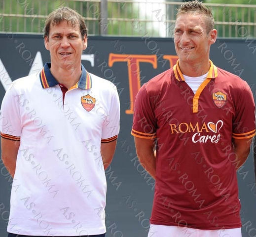 presentazione maglia AS Roma 2013-14