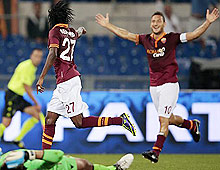 Roma-Bologna: super Gervinho festeggiato da Totti