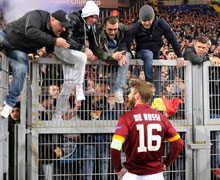 Europa League, Roma-Fiorentina: ennesima figura di merda, la Sud contesta