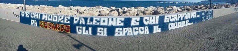 La vergognosa scritta su De Falchi apparsa a Napoli