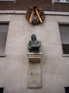Trastevere_-_busto_di_Pinelli_1000359
