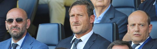 Atalanta-Roma: Totti per la prima volta in tribuna da dirigente Atalanta-Roma: Totti per la prima volta in tribuna da dirigente
