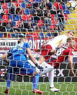 Bologna-Roma: la testa sta a Barcellona ed è solo 1-1