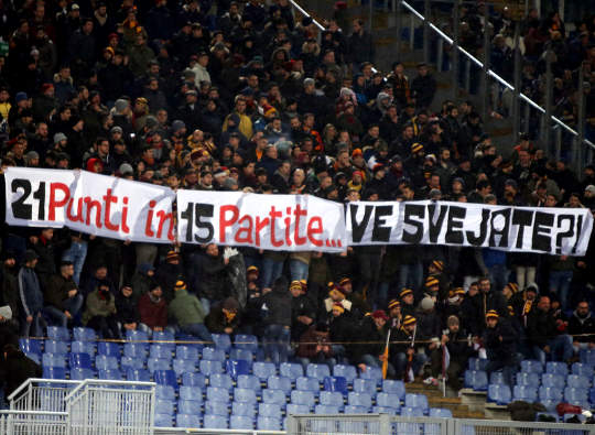Roma-Genoa: striscione