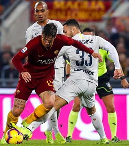 Roma-Inter: rigore inspiegabilmente non dato alla Roma